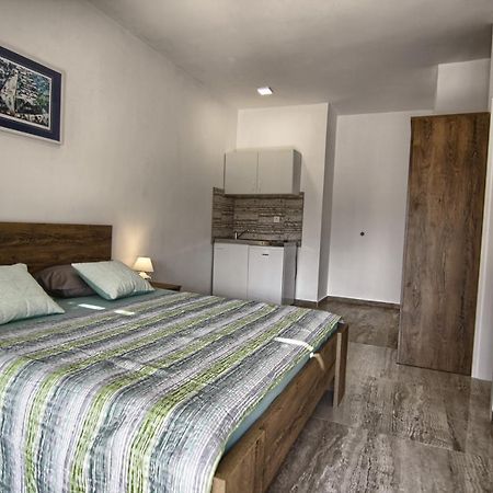 Rooms Dragica Pakostane Bagian luar foto