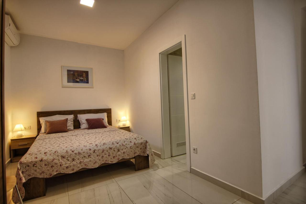 Rooms Dragica Pakostane Bagian luar foto