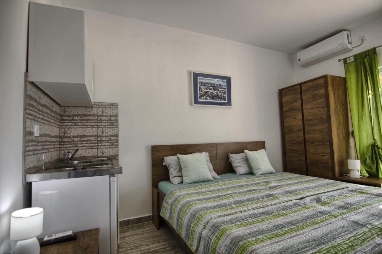 Rooms Dragica Pakostane Bagian luar foto