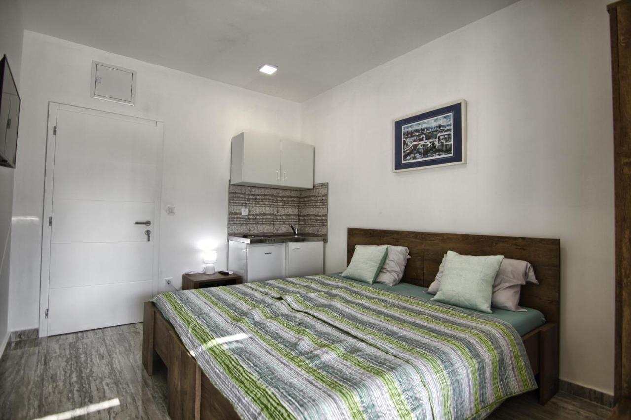 Rooms Dragica Pakostane Bagian luar foto